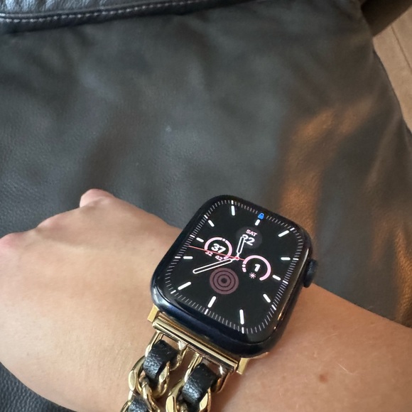 New Black and Gold Smartwatch Band - Picture 3 of 5